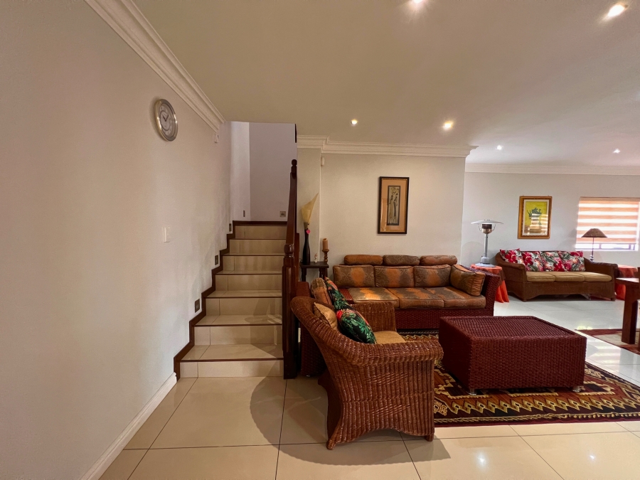 6 Bedroom Property for Sale in Middedorp Western Cape